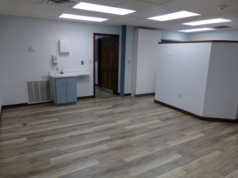 More Photos Of 401 Gilford Ave, Gilford Medical For Sale