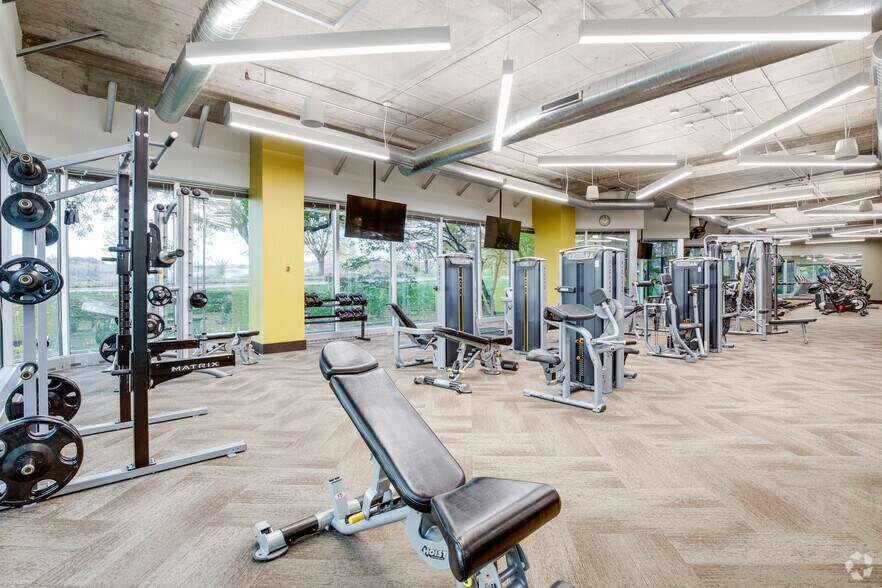 More Photos Of 8400 Normandale Lake Blvd, Bloomington Coworking Space