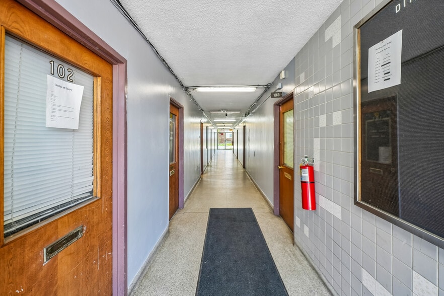 More Photos Of 6114 W North Ave, Chicago Office For Sale