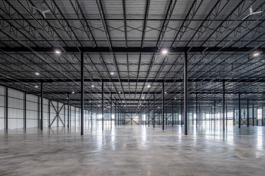 More Photos Of Aut Transcanada, Kirkland Unknown For Lease