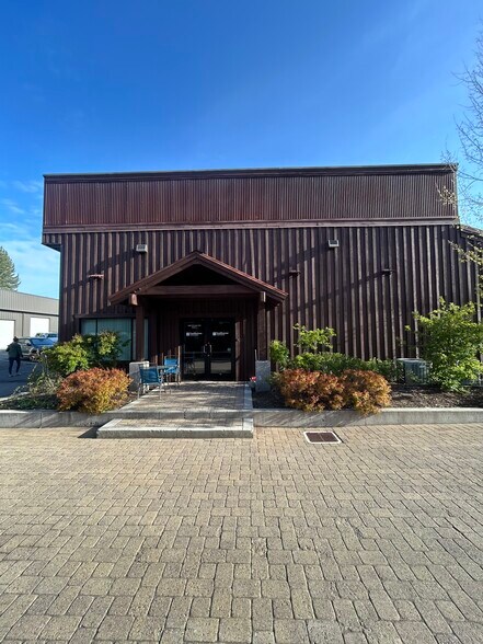 More Photos Of 10925 Pioneer Trail Rd, Truckee Office For Lease