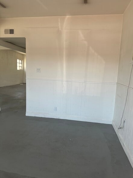 More Photos Of 18015-18021 Pioneer Blvd, Artesia Office Residential For Lease