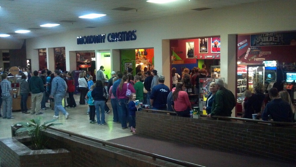 More Photos Of 1 Claypool Hill Mall, Cedar Bluff Unknown For Lease