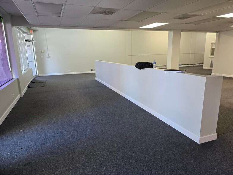 More Photos Of 9225-9259 Waukegan Rd, Morton Grove Unknown For Lease