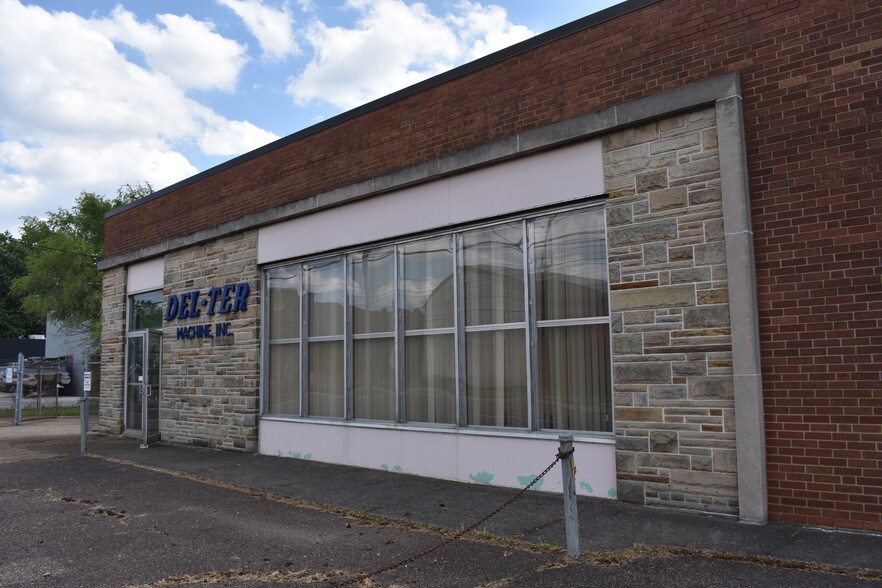 More Photos Of 1038 Triplett Blvd, Akron Manufacturing For Sale
