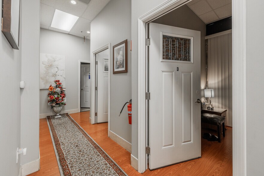 More Photos Of 30703-30719 Union City Blvd, Union City Storefront For Sale
