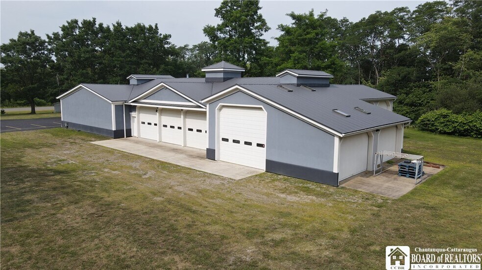 More Photos Of 699 Versailles Rd, Silver Creek Warehouse For Sale