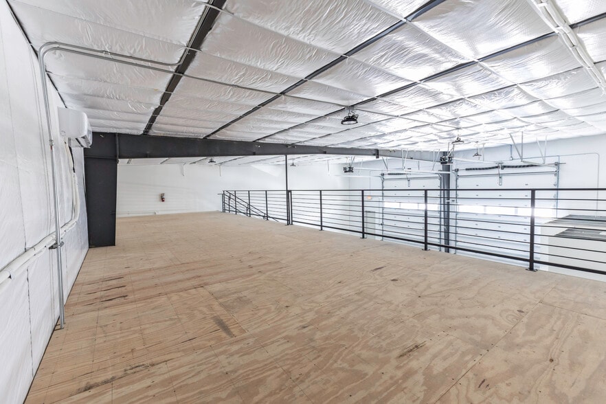More Photos Of 11089 N US Highway 301, Oxford Light Manufacturing For Lease
