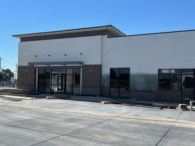 More Photos Of 15191 Central Ave, Chino Restaurant For Lease