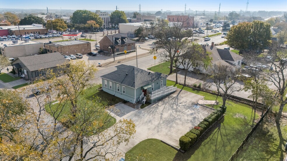 More Photos Of 203 N Alamo Rd, Rockwall Office For Sale