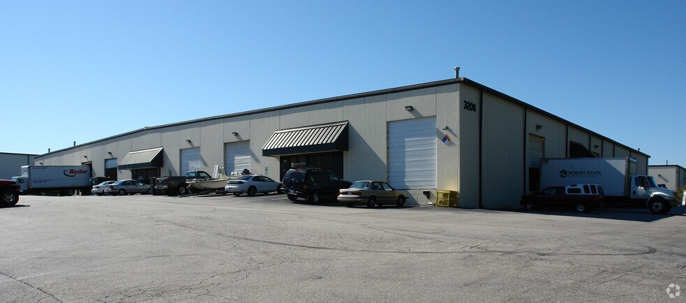 More Photos Of 3208 Spottswood St, Raleigh Warehouse For Lease