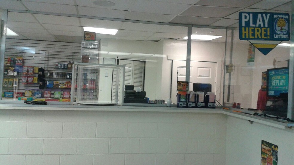 More Photos Of 8600 Fenkell St, Detroit Carwash For Sale
