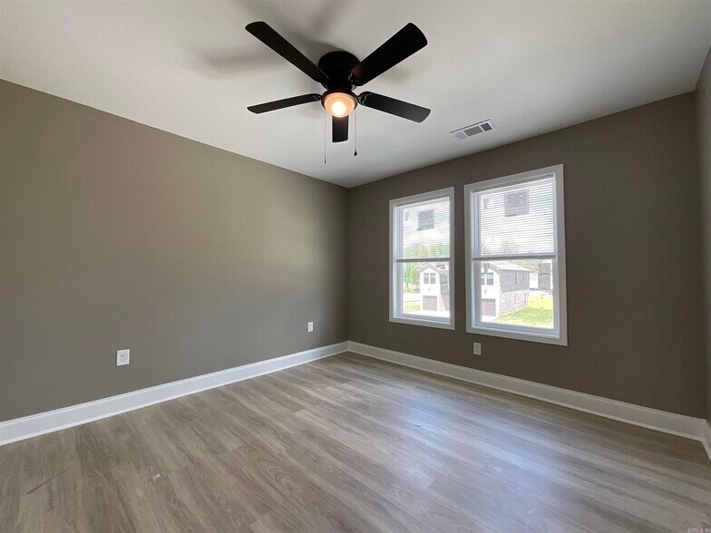 More Photos Of 405 & 407 E Center Street, Jacksonville Specialty For Sale