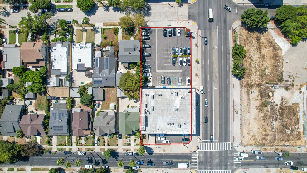 More Photos Of 3360 W Olympic Blvd, Los Angeles Office For Lease