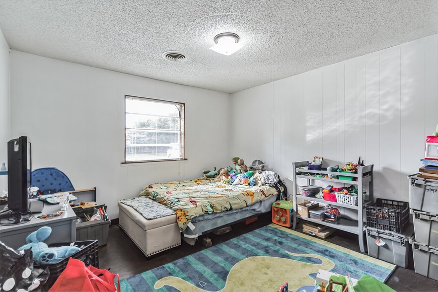 More Photos Of 604 N 3rd St, Haskell Multifamily For Sale