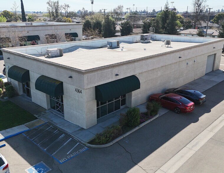 Primary Photo Of 4364 E Ashlan Ave, Fresno Flex For Lease