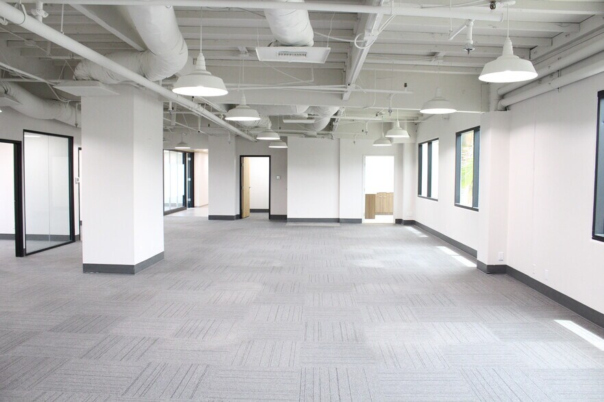 More Photos Of 5838 Edison Pl, Carlsbad Office For Sale