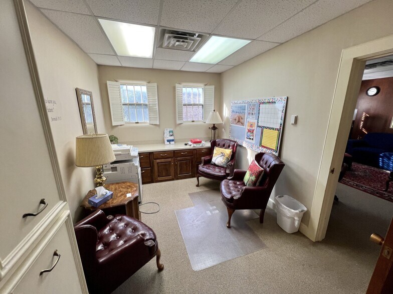 More Photos Of 620 4th St, Graham Office For Sale