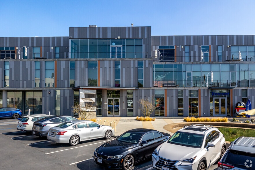 More Photos Of 12777 W Jefferson Blvd, Los Angeles Office For Lease