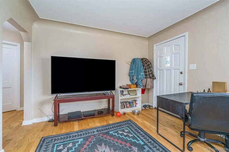 More Photos Of 913 Kilmer St, Golden Apartments For Sale