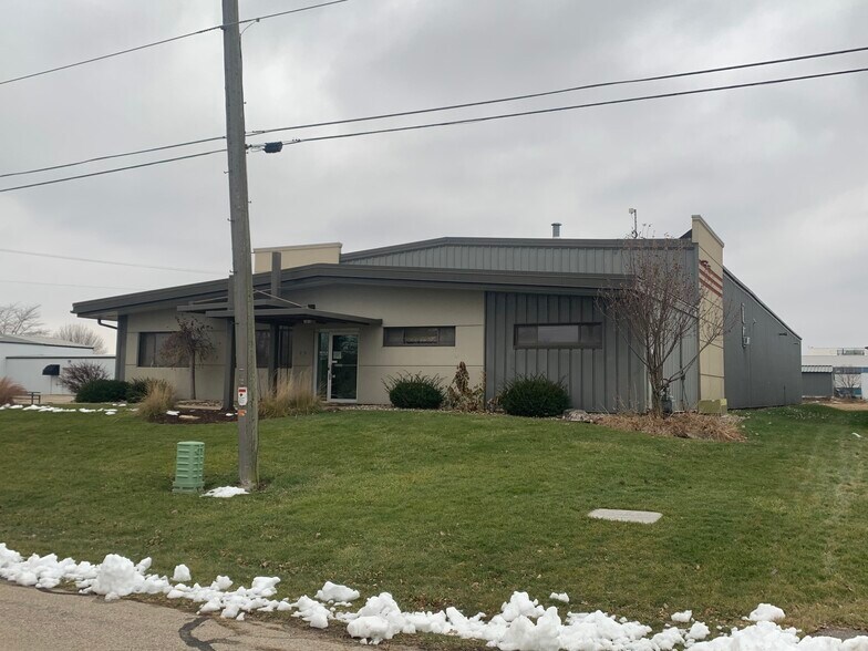 More Photos Of 6915 Raywood Rd, Monona Warehouse For Sale