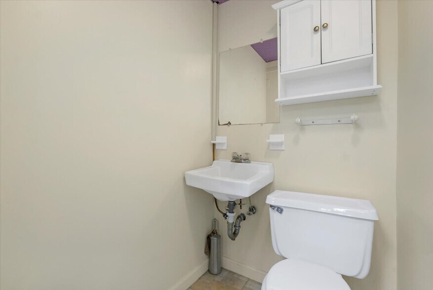 More Photos Of 100 S Highland Ave, Ossining Office For Sale