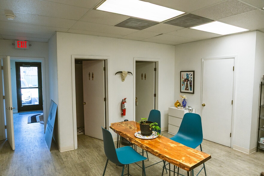 More Photos Of 104-108 W 31st St, Garden City Office For Lease