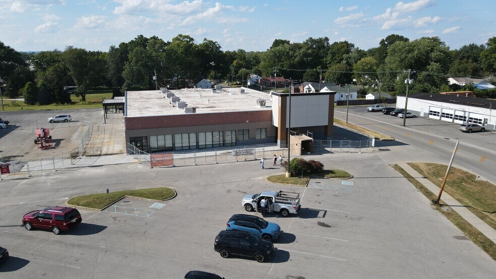 More Photos Of 1009-1411 10th St, Jeffersonville Unknown For Lease