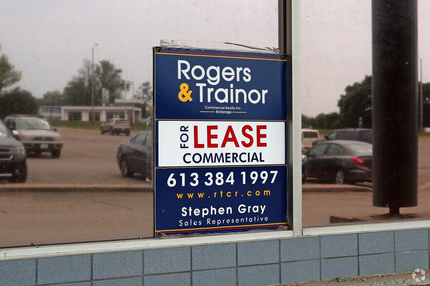 More Photos Of 125 Stewart Blvd, Brockville Freestanding For Lease