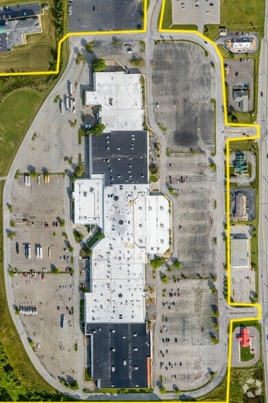 More Photos Of 6945 US Rte 322, Cranberry Department Store For Sale