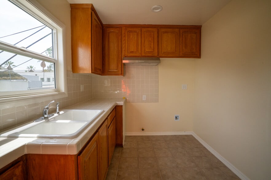 More Photos Of 1111 Pine Ave, Long Beach Apartments For Sale