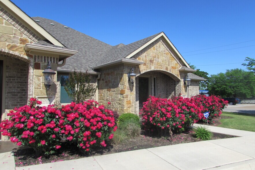 More Photos Of 8205 Mid Cities Blvd, North Richland Hills Office For Lease
