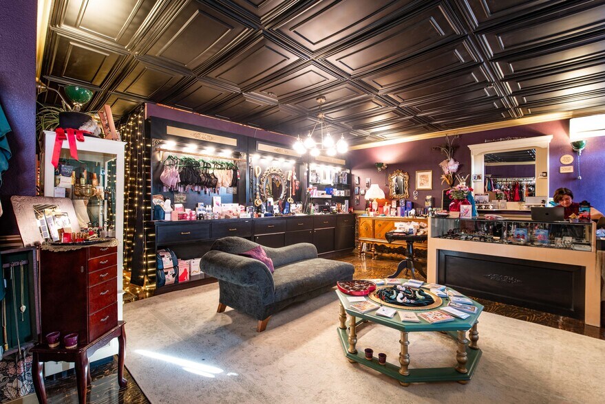 More Photos Of 314-316 Front St, Ketchikan Specialty For Sale