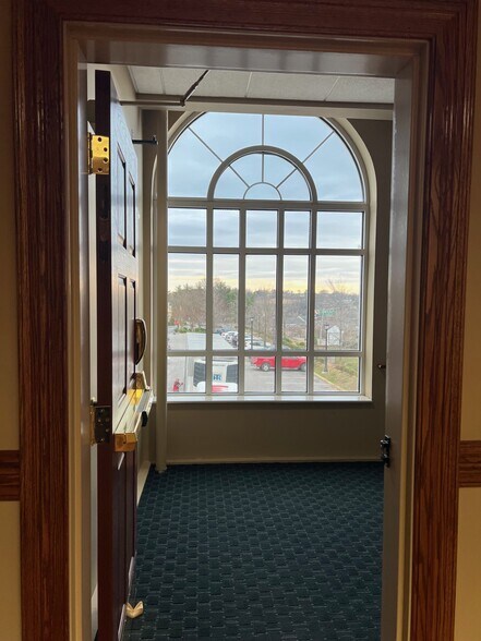 More Photos Of 6501 Kingston Pike, Knoxville Bank For Lease