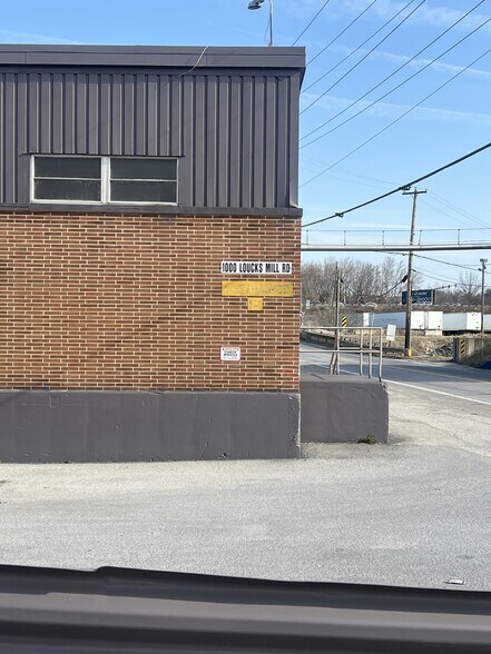 More Photos Of 1001 Loucks Mill Rd, York Warehouse For Lease