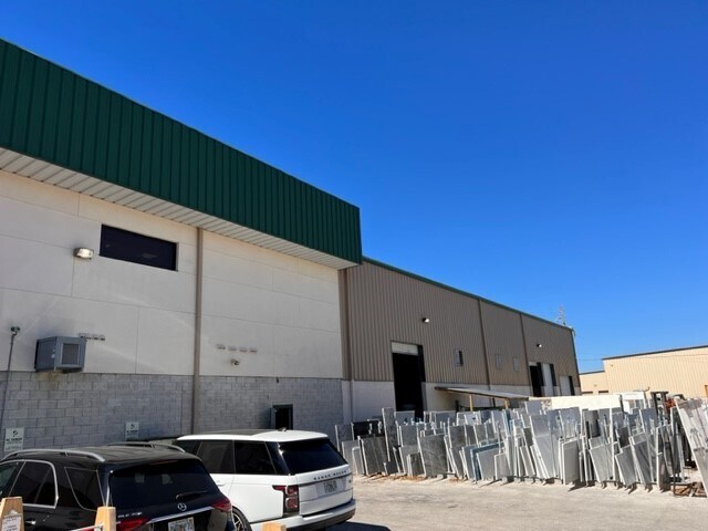 More Photos Of 1842 Gunn Hwy, Odessa Flex For Lease