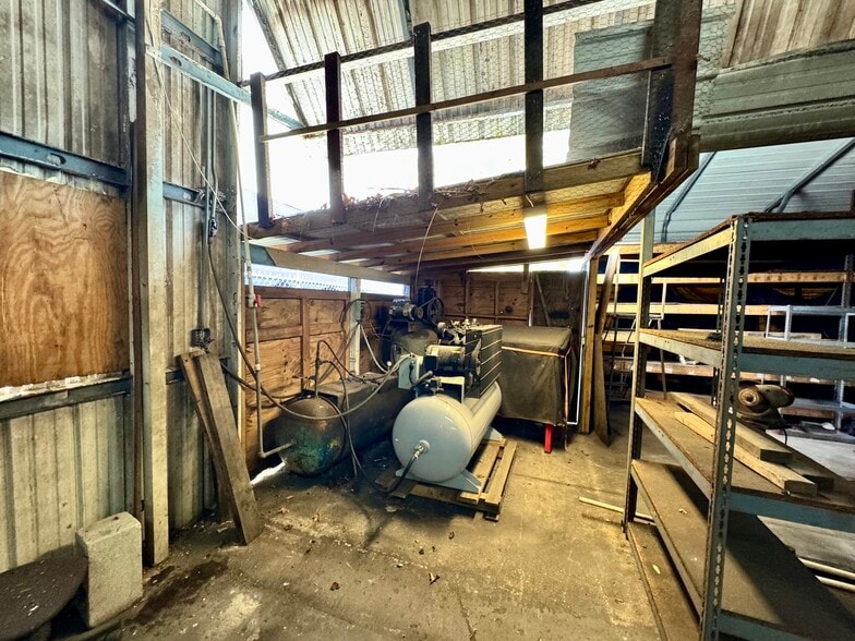 More Photos Of 524 Mason Ave, Daytona Beach Auto Repair For Sale