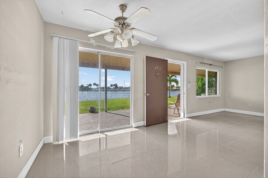 More Photos Of 275 116th Ave, Treasure Island Apartments For Sale