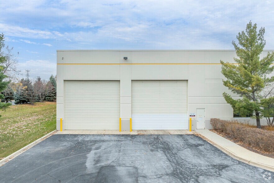 More Photos Of 1175 S Frontenac St, Aurora Warehouse For Lease
