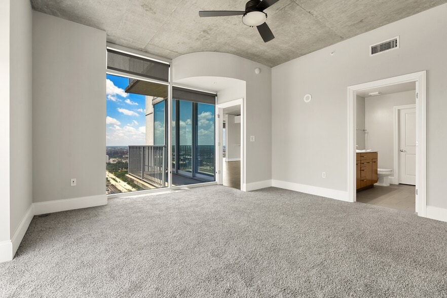 More Photos Of 5927 Almeda Rd, Houston Apartments For Lease