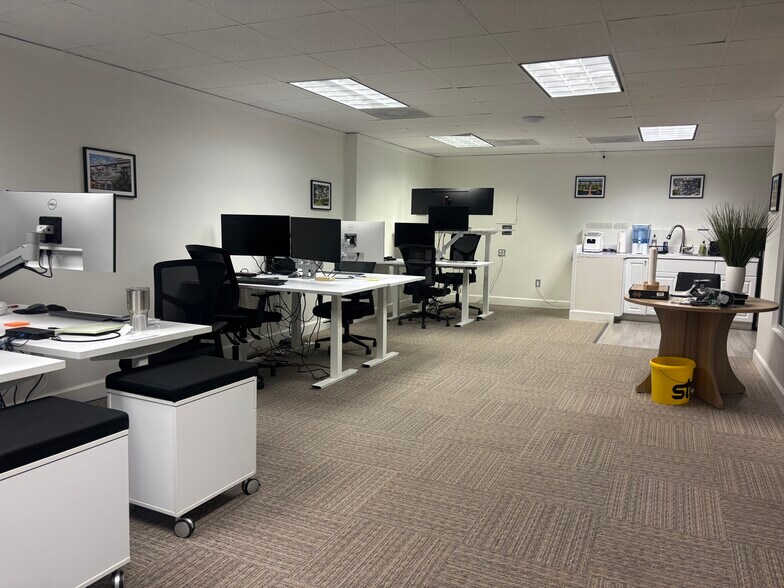 More Photos Of 228 N Park Ave, Winter Park Loft Creative Space For Lease