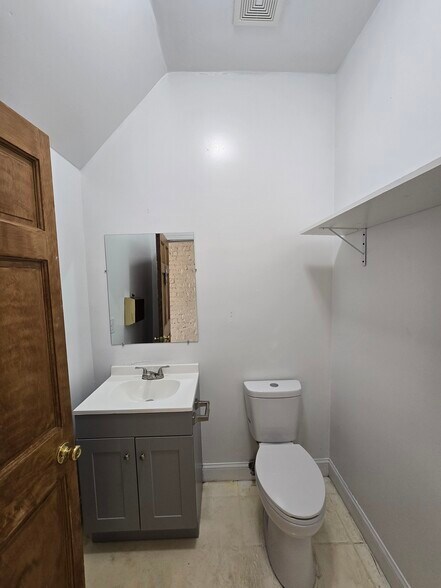 More Photos Of 314 Brook Rd, Richmond Storefront Retail Residential For Lease