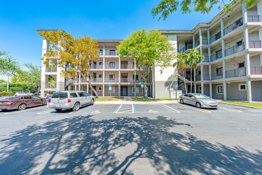 More Photos Of 2801-2851 Riverside Dr, Coral Springs Apartments For Sale