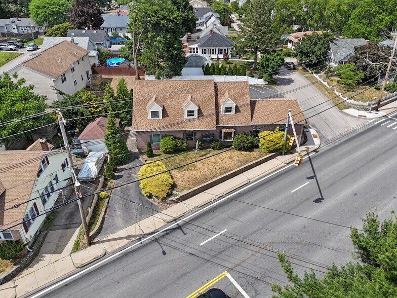 More Photos Of 623 Post Rd, Warwick Office For Sale