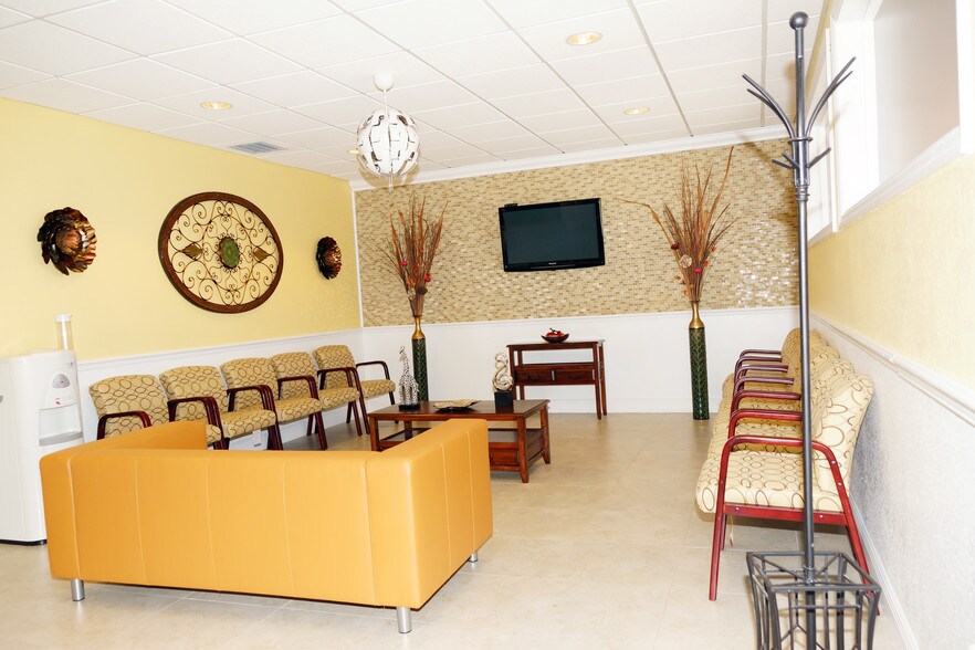 More Photos Of 7824 Lake Underhill Rd, Orlando Medical For Lease