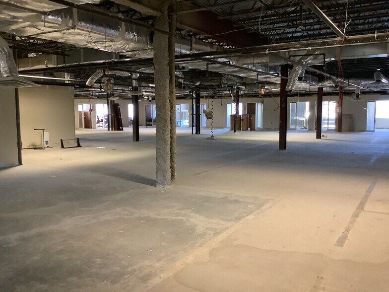 More Photos Of 64 Thomas Johnson Dr, Frederick Office For Lease