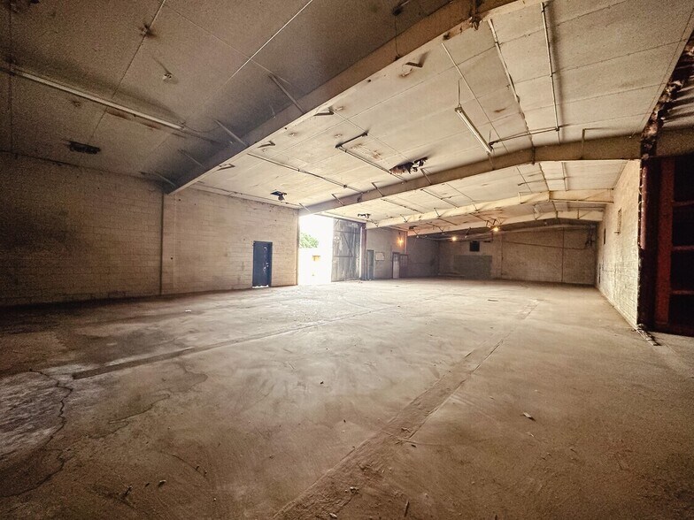 More Photos Of 512 Jones St, Gonzales Warehouse For Sale