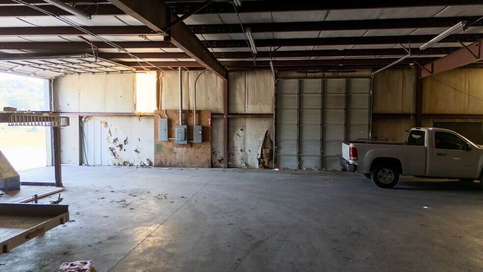 More Photos Of Hwy 62 West, Princeton Warehouse For Sale