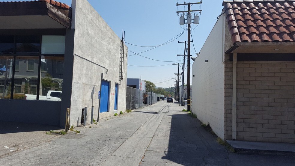 More Photos Of 22600 Lyons Ave, Newhall General Retail For Sale
