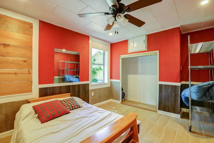 More Photos Of 212 Main St, Sierra City Hotel For Sale